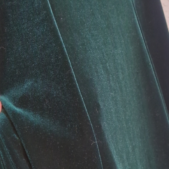 Betsy & Adam by Jaslene green velvet sleeveless square neck maxi dress - Picture 2 of 11